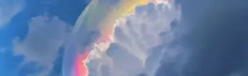 Fenomena awan pelangi di langit sebagian wilayah Kabupaten Bekasi dan Bogor. (Thread)
