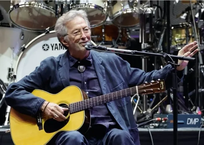 Kena Lemparan Piringan Hitam, Eric Clapton Langsung Hentikan Konsernya