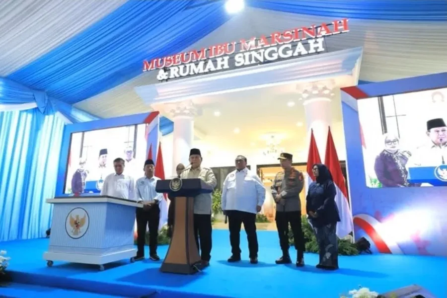 Rupiah Tembus Rp17.600, Prabowo: Rakyat Desa Tak Pakai Dolar