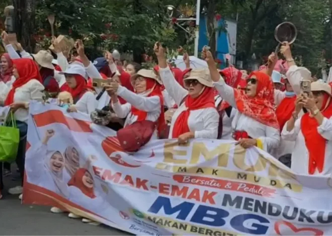 Kala Emak Muda Cuap-Cuap Demo Dukung Program MBG