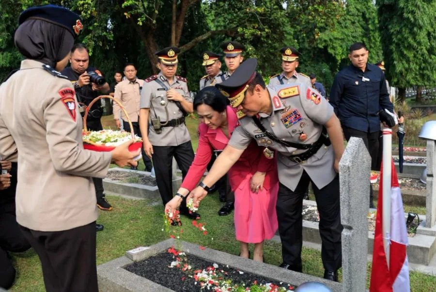 Polri Gelar Ziarah Dan Tabur Bunga Jelang Hari Bhayangkara ke-80