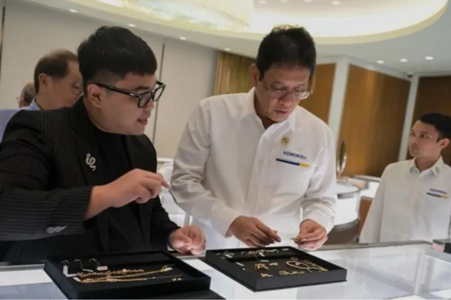 Kenapa Mesti Menkeu Purbaya Yang Buka Segel Tiffany & Co