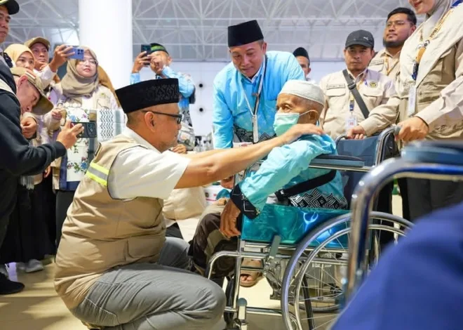 Menhaj Lepas Kepulangan Perdana Jemaah Haji Indonesia dari Jeddah