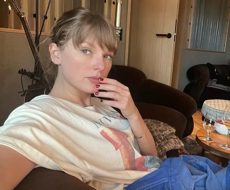 Taylor Swift Rilis Lagu untuk Toy Story 5, Kembali ke Genre Country