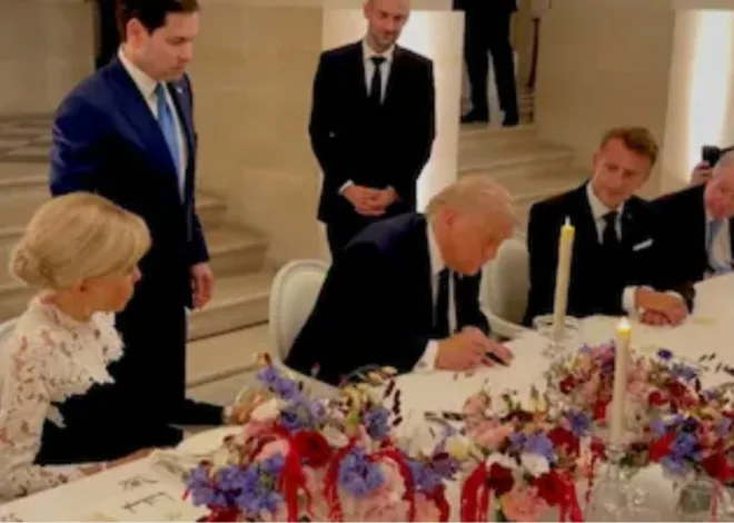 Didepan Macron, Trump Teken MoU Damai dengan Iran