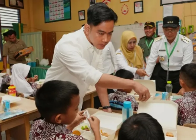 Simak Kata Wapres Gibran Soal Desakan Stop Program MBG Dan KDMP, Manuver Politik?