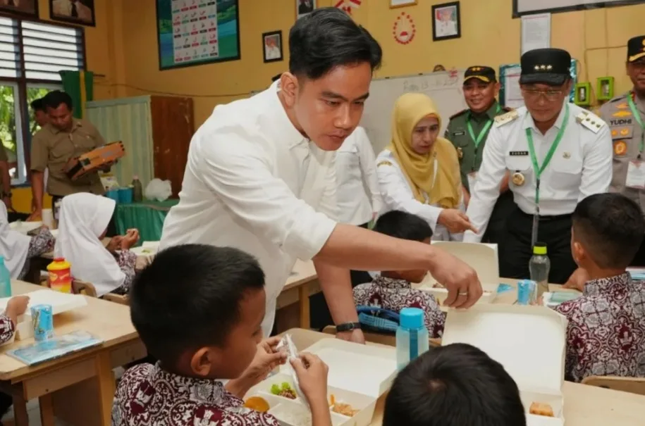 Simak Kata Wapres Gibran Soal Desakan Stop Program MBG Dan KDMP, Manuver Politik?