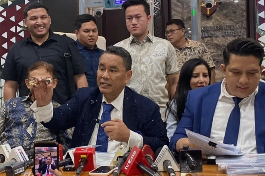 Hotman Paris Sebut Rumah Febrie Di Sentul Dipakai Don Ritto, Hhmm Skenario Apa Ini?!