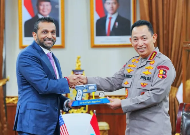Abis Presiden Prabowo, Direktur FBI Ketemu Kapolri, Ada Apa?