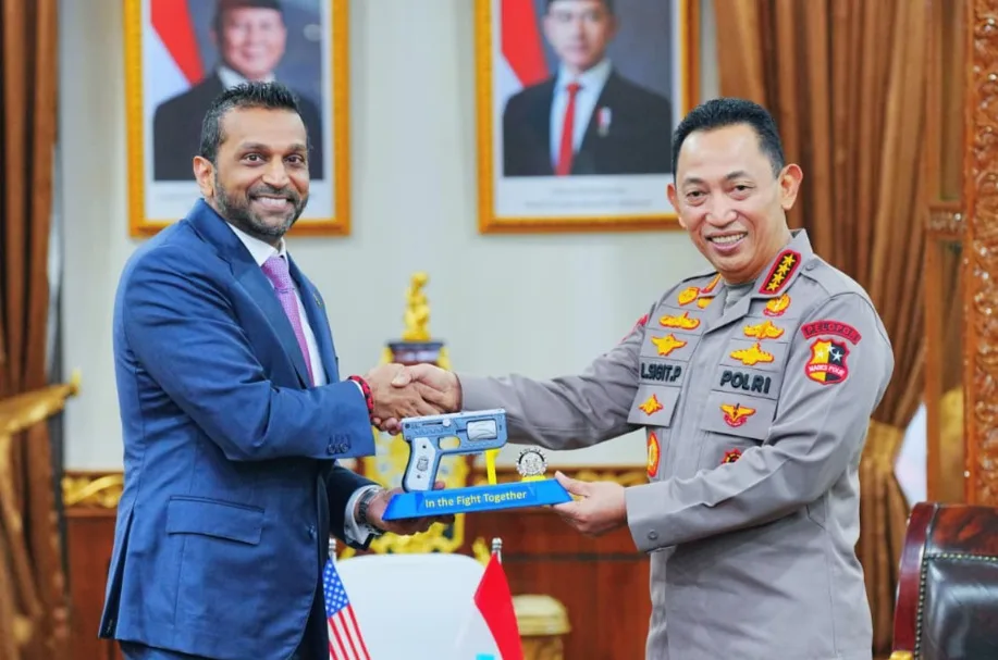 Abis Presiden Prabowo, Direktur FBI Ketemu Kapolri, Ada Apa?
