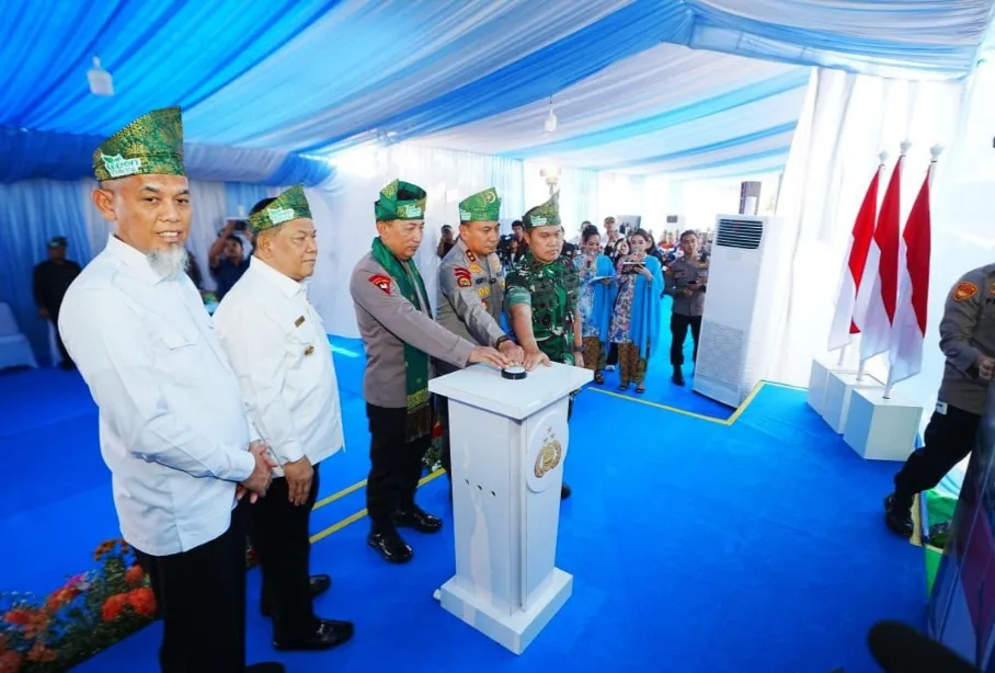 Kapolri Resmikan 80 Jembatan Merah Putih Presisi