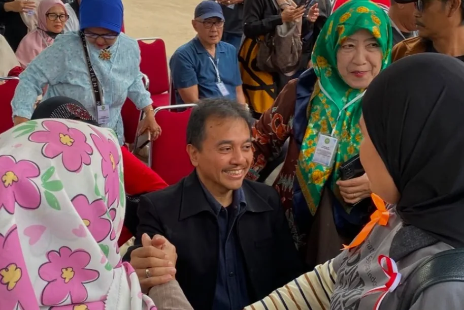 Sidang Perdana Gugatan Ijazah Palsu Jokowi, Roy Suryo Semangati Dokter Tifa