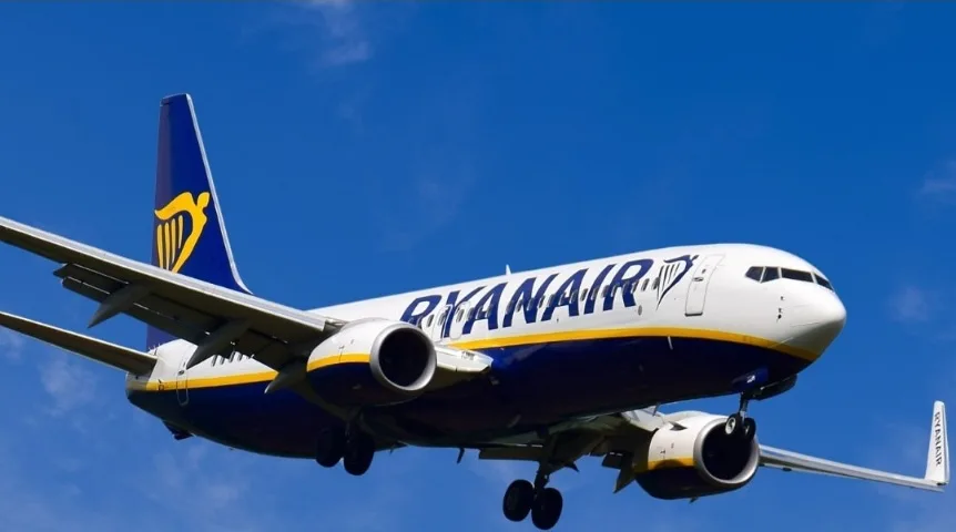 Jendela Pesawat Ryanair Lepas Saat Terbang, Satu Penumpang Nyaris Terhisap Keluar Kabin