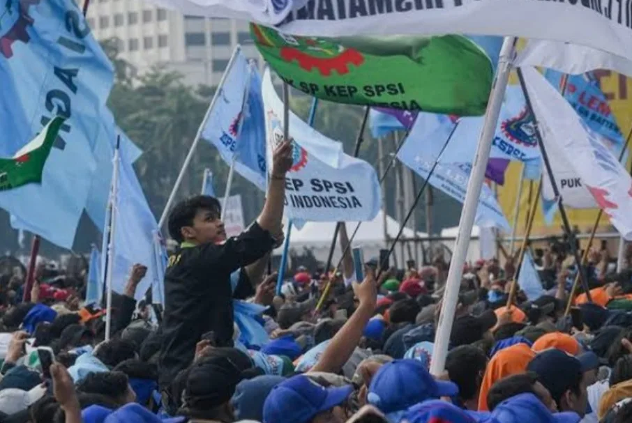 18 Serikat Buruh Geruduk Pimpinan DPR