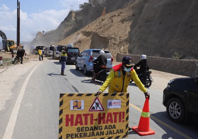 Longsor Akibat Gempa NTT, Akses Trans Flores Kembali Terbuka