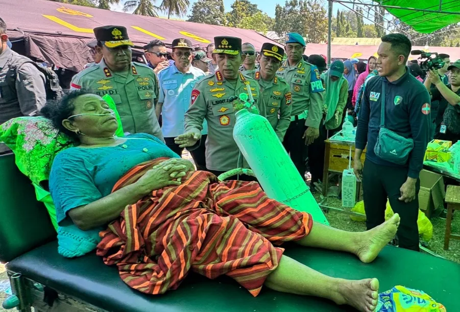 Kapolri Tinjau Lokasi Terdampak Gempa NTT