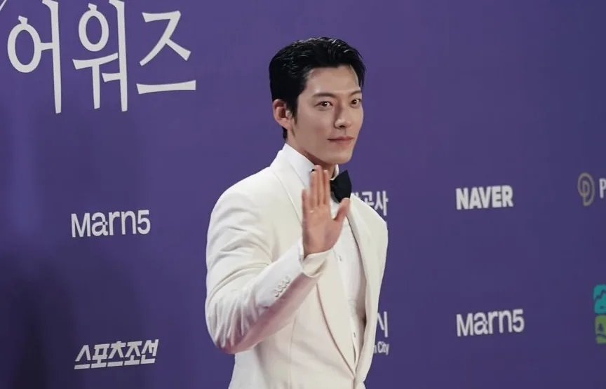 Kim Woo Bin Resmi Bintangi Drama Baru ‘Gift’, Perankan Pelatih Tim Baseball SMA Peringkat Terbawah
