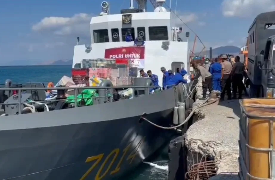 Gempa Flores, KP BIMA-7014 Baharkam Bantu Salurkan Logistik Bantuan