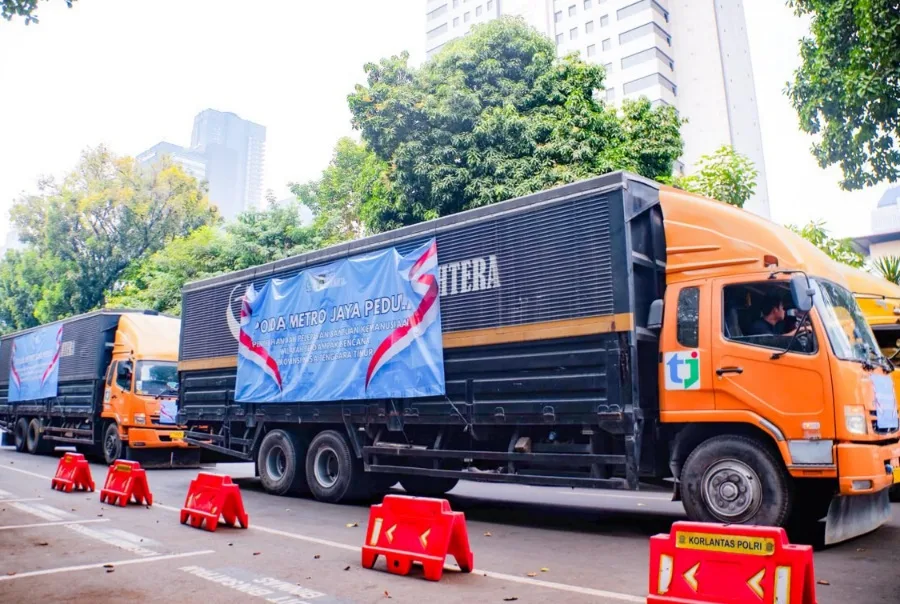 Polda Metro Kirim 12 Truk Bantuan Kemanusiaan Gempa NTT
