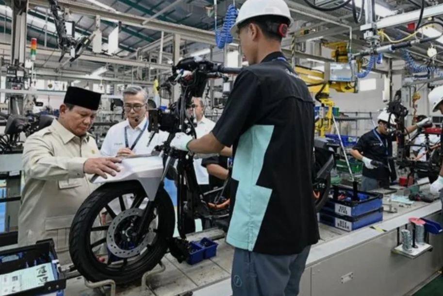 Presiden Prabowo Resmi Luncurkan 20 Ribu Motor Listrik Nasional
