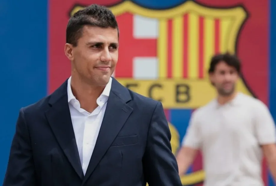 Haus Gelar, Rodri Resmi Berseragam Barcelona