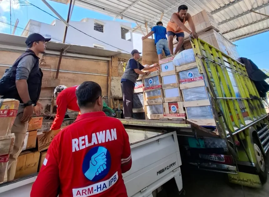 Bantuan IPB University Peduli Dan ARM HA-IPB Akhirnya Tiba Di Labuan Bajo