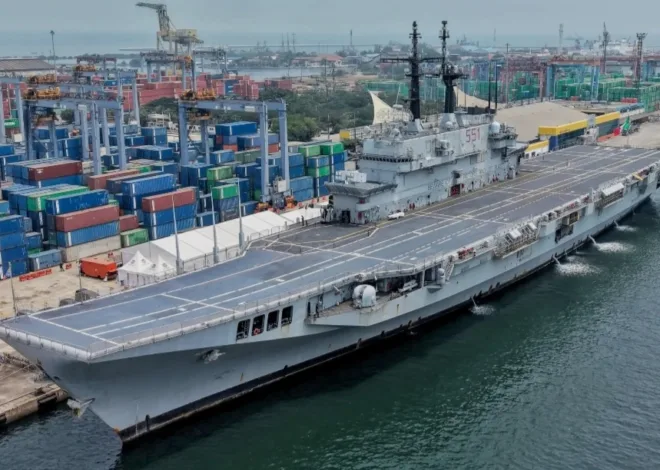 Kapal Induk Giuseppe Garibaldi Tiba Di Jakarta