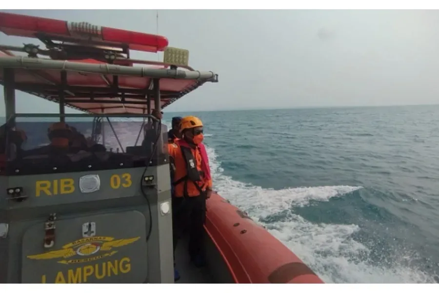 Pencarian Hari Kedua, Tim SAR Belum Temukan 5 Jurnalis Di 3 Pulau Sekitar Anak Krakatau