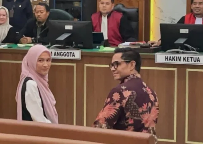 Dude Herlino dan Alyssa Subandono Bersaksi Di Sidang PT DSI, Ngaku Empati Balikin Rp 5,2 M Honor BA