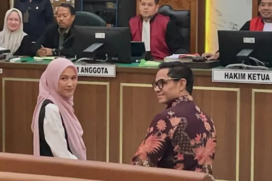 Dude Herlino dan Alyssa Subandono Bersaksi Di Sidang PT DSI, Ngaku Empati Balikin Rp 5,2 M Honor BA