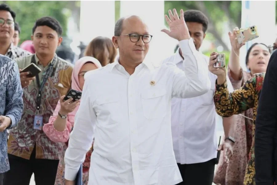 Drop 11%, Penutupan IHSG Merah Parah, Bos Danantara Saranin Borong Saham, Percaya?