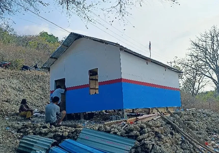 ARM HA-IPB Rampungkan 4 Unit Huntara Bagi Penyintas Gempa Flores